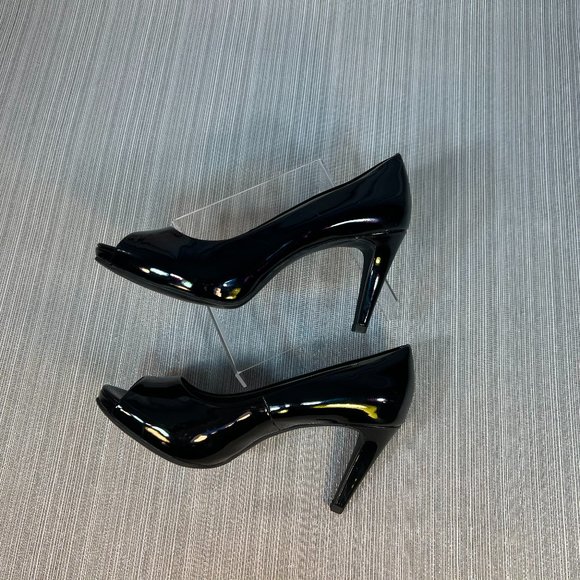 Bandolino Women's Rainaa Pump, 8 - Picture 5 of 11